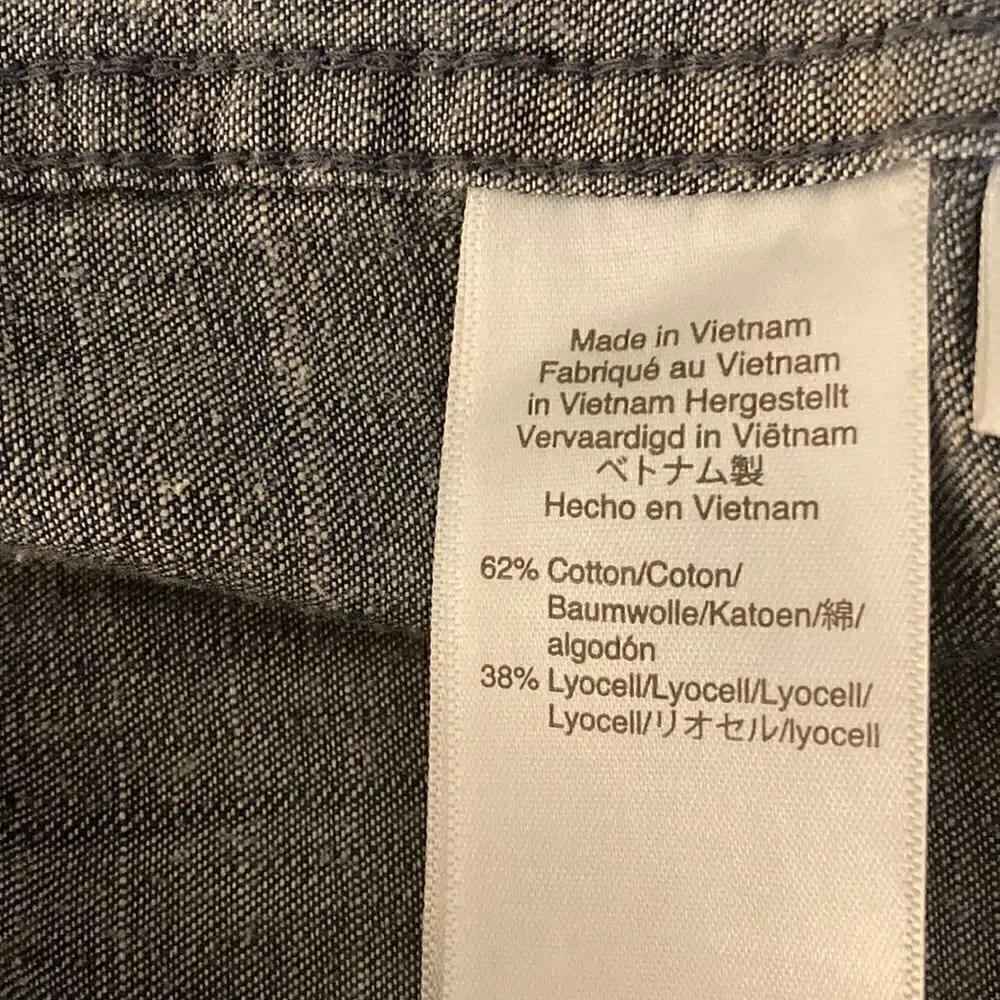 J. Crew NWOT Zip Up Indigo Seaside Cropped High Rise Pants. Size 4.